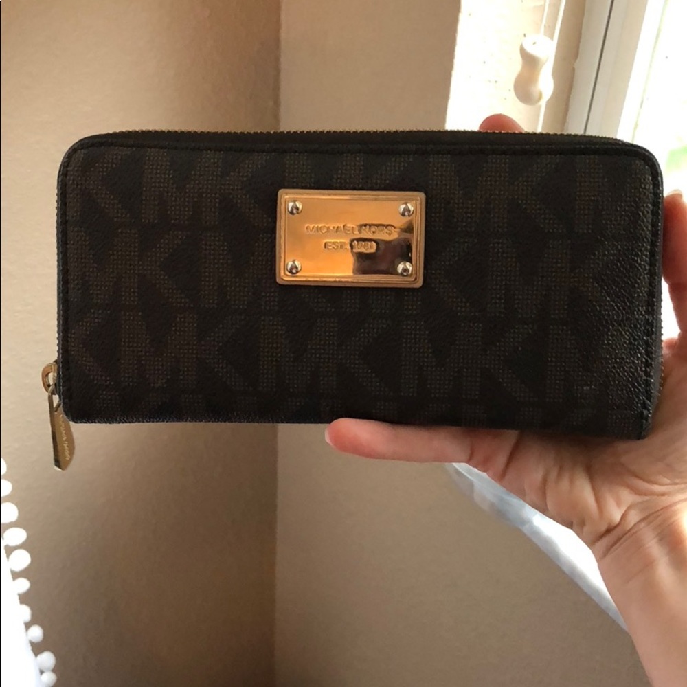 Michael Kors wallet